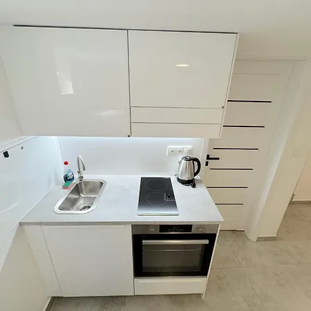 Krasny - 6 V Blizkosti Centra ברטיסלאבה